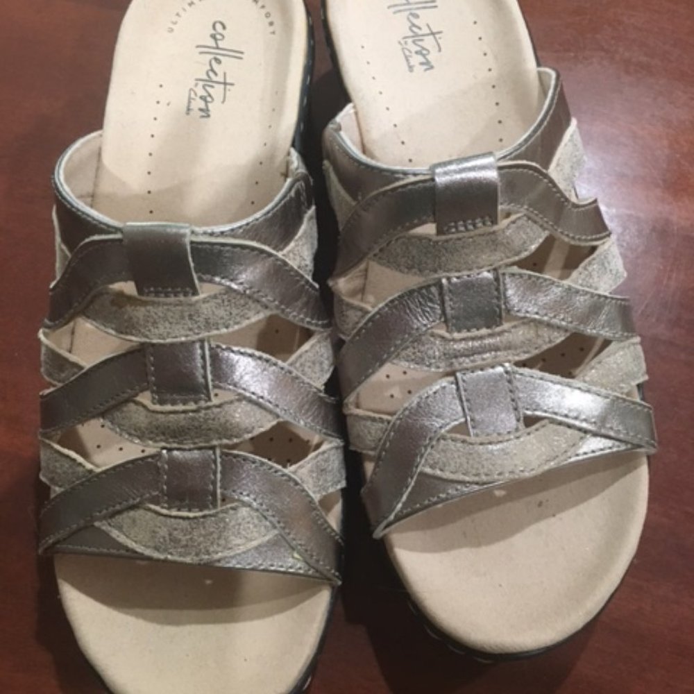 Size 9 Clarks Ultimate comfort sandals, new never worn